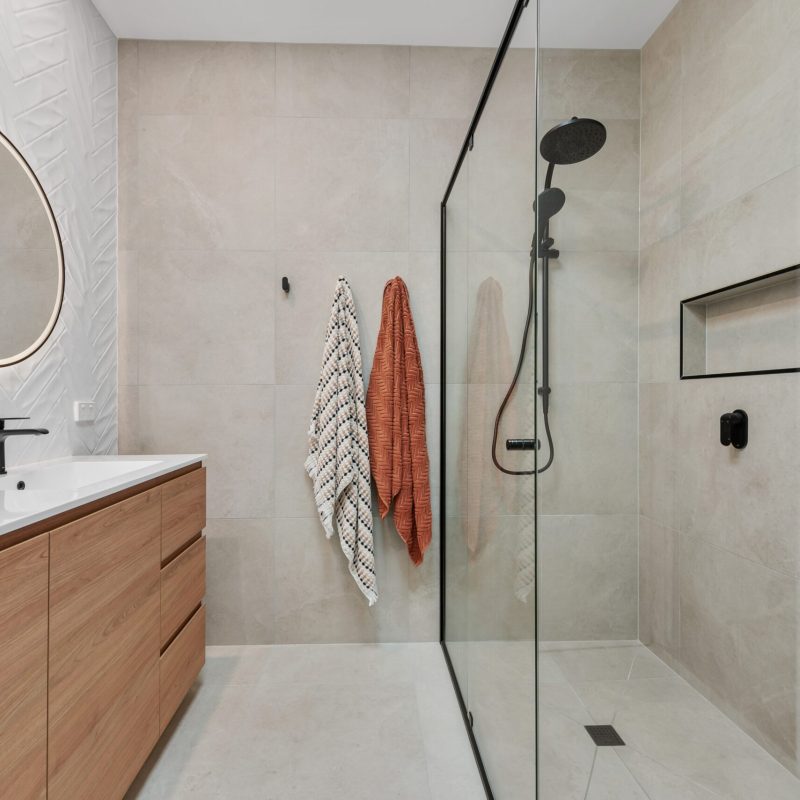 bw1_4947_1697820883-1-scaled