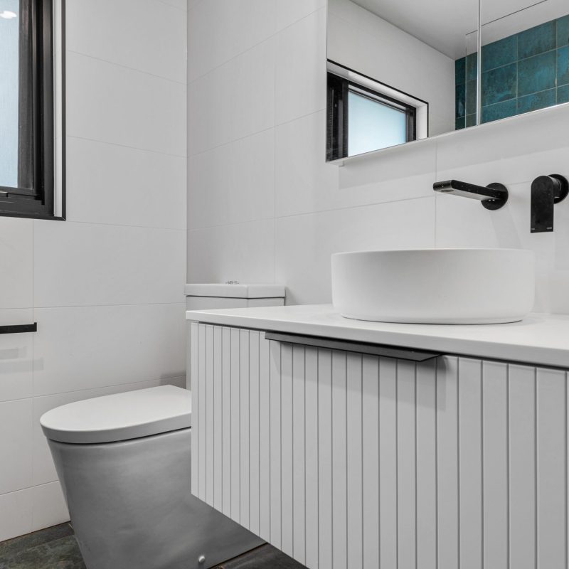 bw1_8926_1691509576-1-scaled